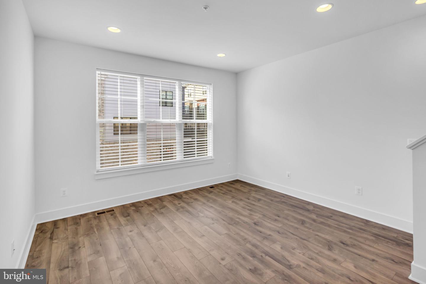 7348 BLADE DR, FALLS CHURCH, Virginia 22042, 2 Bedrooms Bedrooms, ,2 BathroomsBathrooms,Residential,For sale,7348 BLADE DR,VAFX2234540 MLS # VAFX2234540