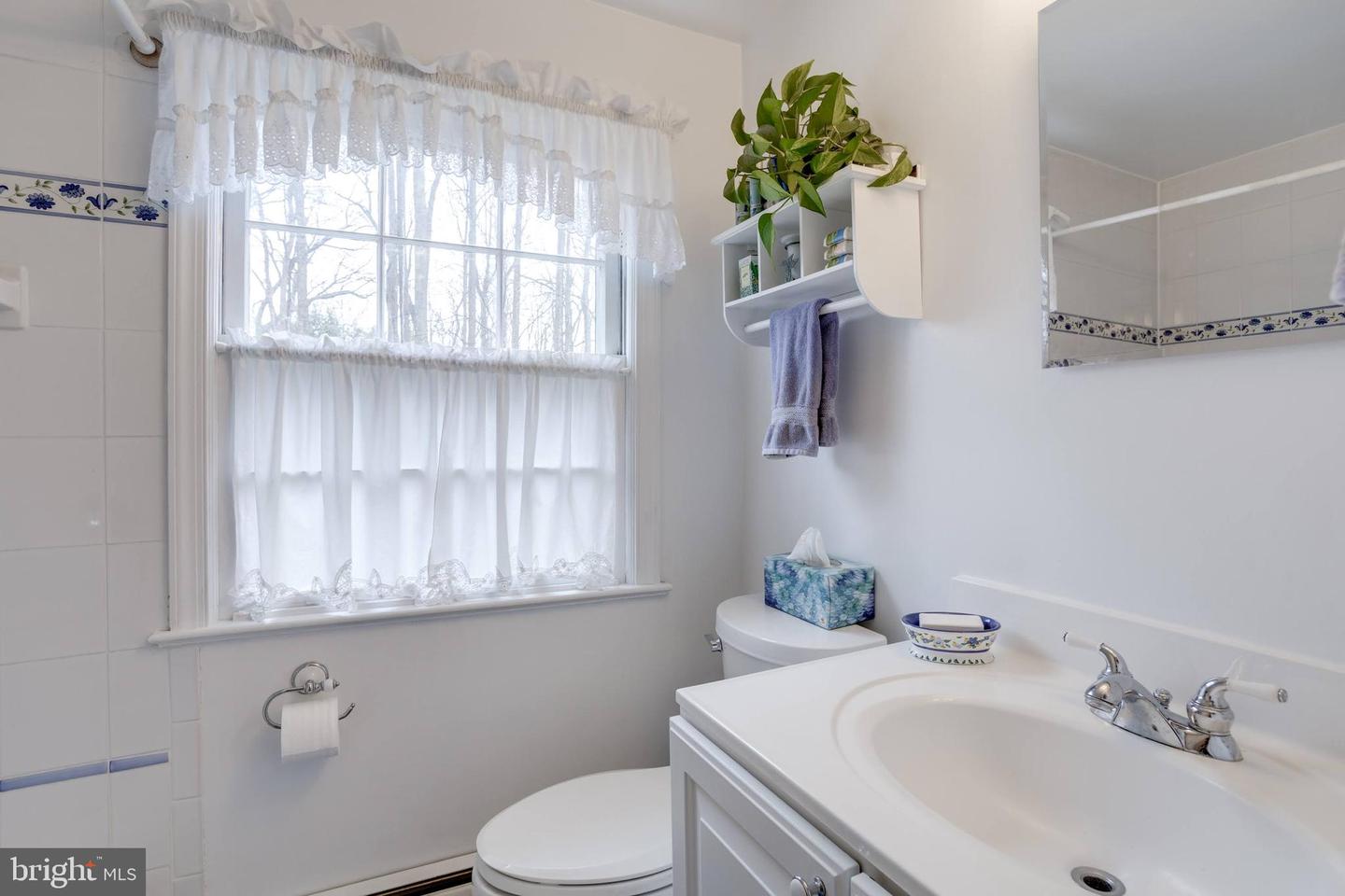 8901 BURKE RD, BURKE, Virginia 22015, 4 Bedrooms Bedrooms, ,2 BathroomsBathrooms,Residential,For sale,8901 BURKE RD,VAFX2224196 MLS # VAFX2224196