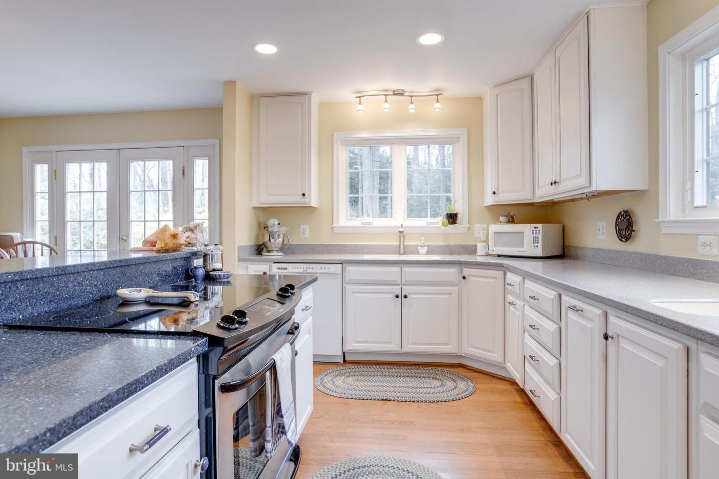 8901 BURKE RD, BURKE, Virginia 22015, 4 Bedrooms Bedrooms, ,2 BathroomsBathrooms,Residential,For sale,8901 BURKE RD,VAFX2224196 MLS # VAFX2224196