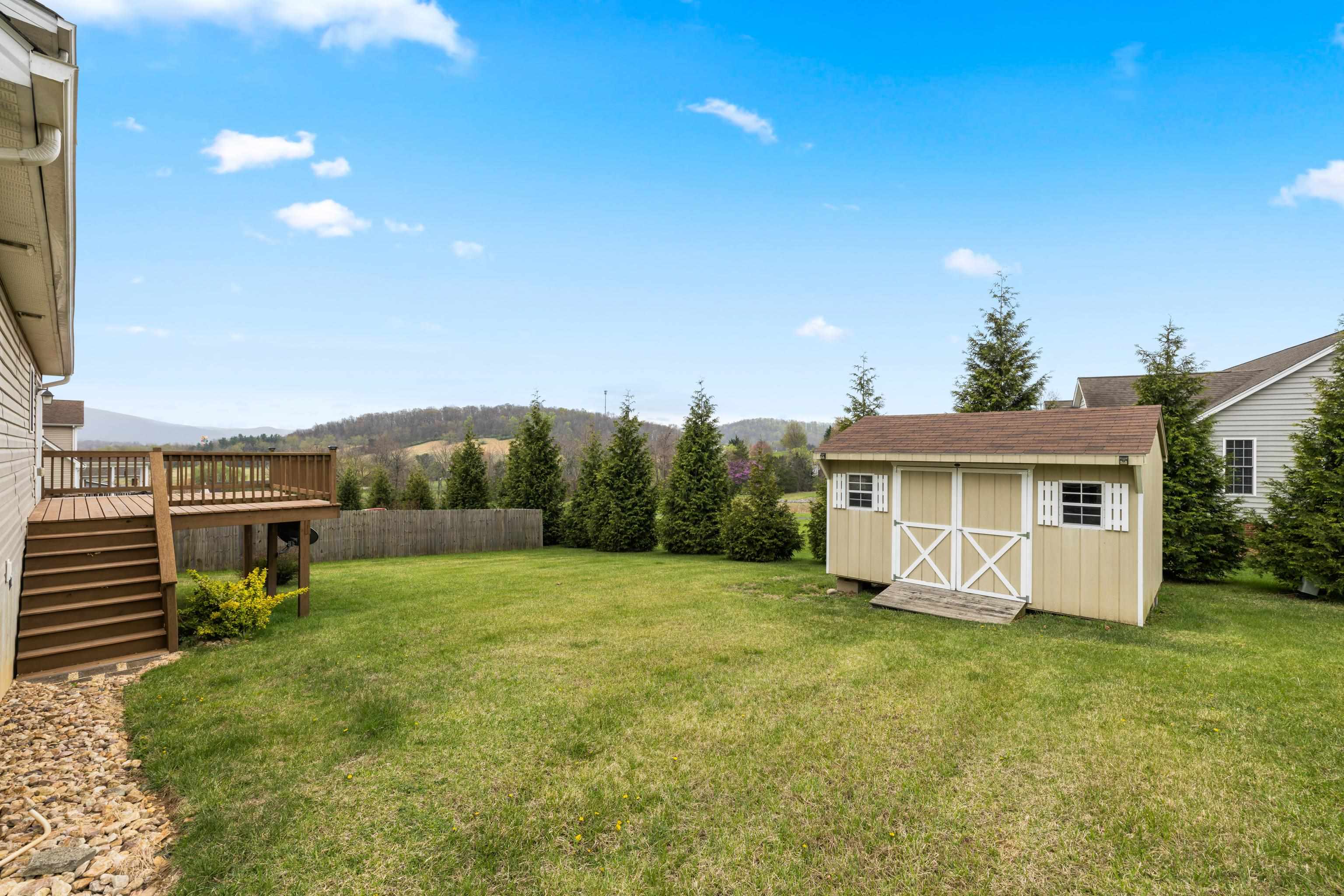 70 HULL HILLS LN, STAUNTON, Virginia 24401, 3 Bedrooms Bedrooms, ,2 BathroomsBathrooms,Residential,70 HULL HILLS LN,663246 MLS # 663246