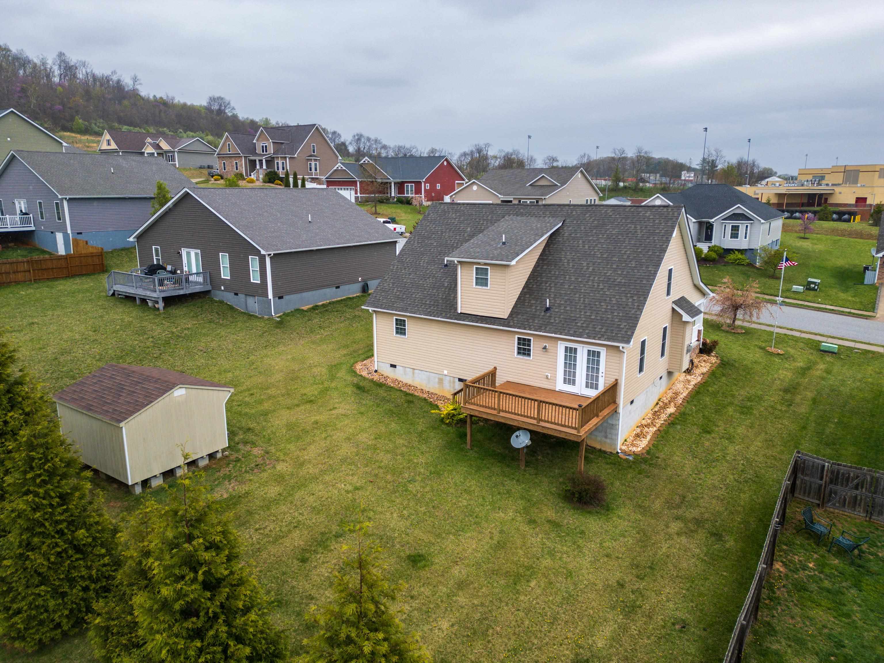 70 HULL HILLS LN, STAUNTON, Virginia 24401, 3 Bedrooms Bedrooms, ,2 BathroomsBathrooms,Residential,70 HULL HILLS LN,663246 MLS # 663246