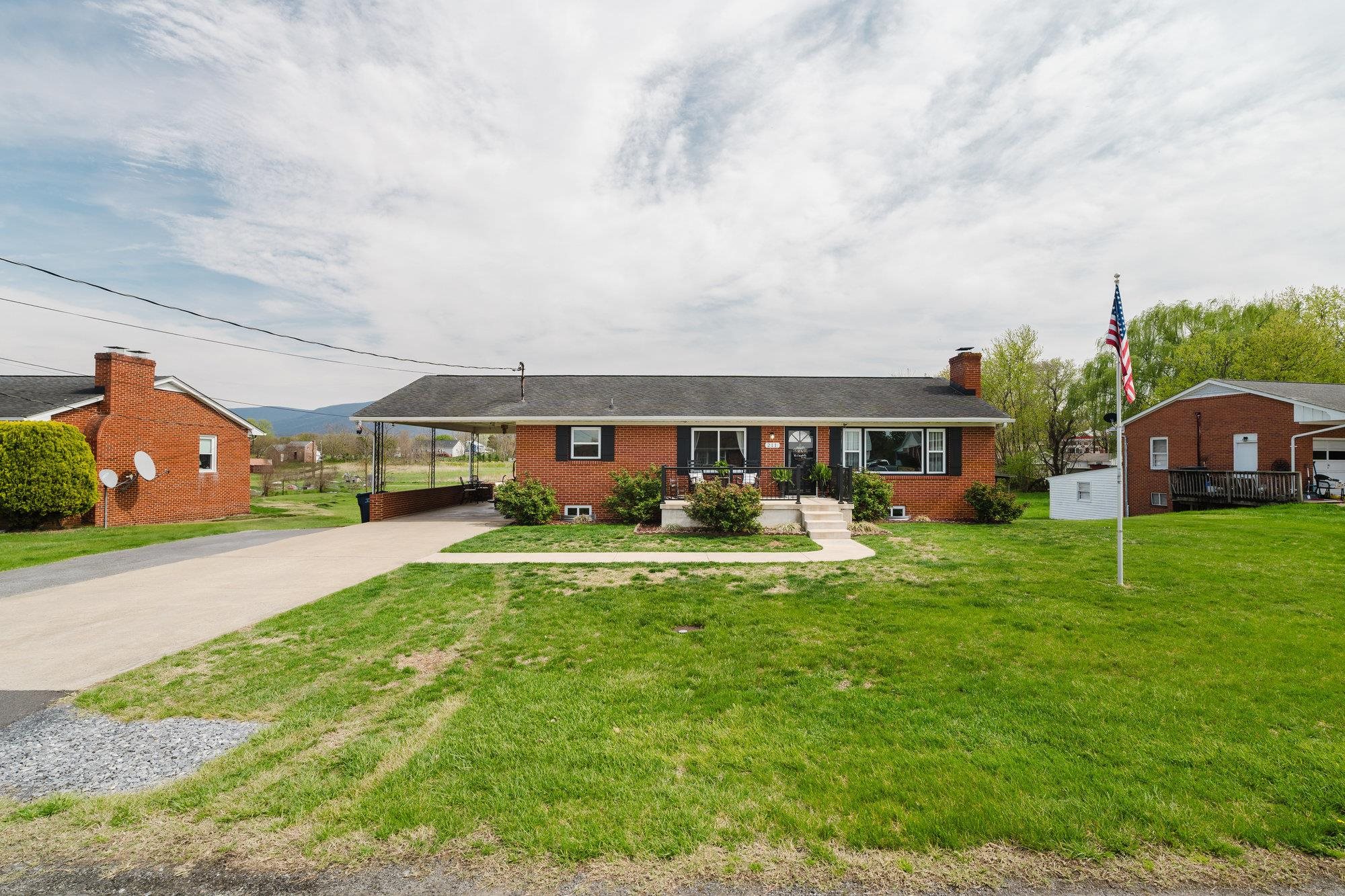 211 AL GOOD DR, STANLEY, Virginia 22851, 5 Bedrooms Bedrooms, ,2 BathroomsBathrooms,Residential,211 AL GOOD DR,663267 MLS # 663267