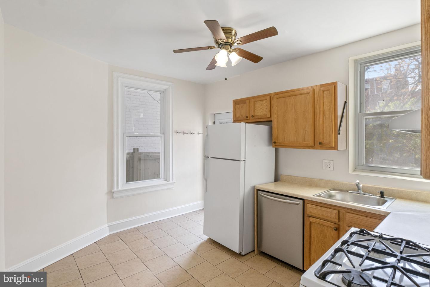 32 RANDOLPH PL NW, WASHINGTON, District Of Columbia 20001, 3 Bedrooms Bedrooms, ,1 BathroomBathrooms,Residential,For sale,32 RANDOLPH PL NW,DCDC2194604 MLS # DCDC2194604