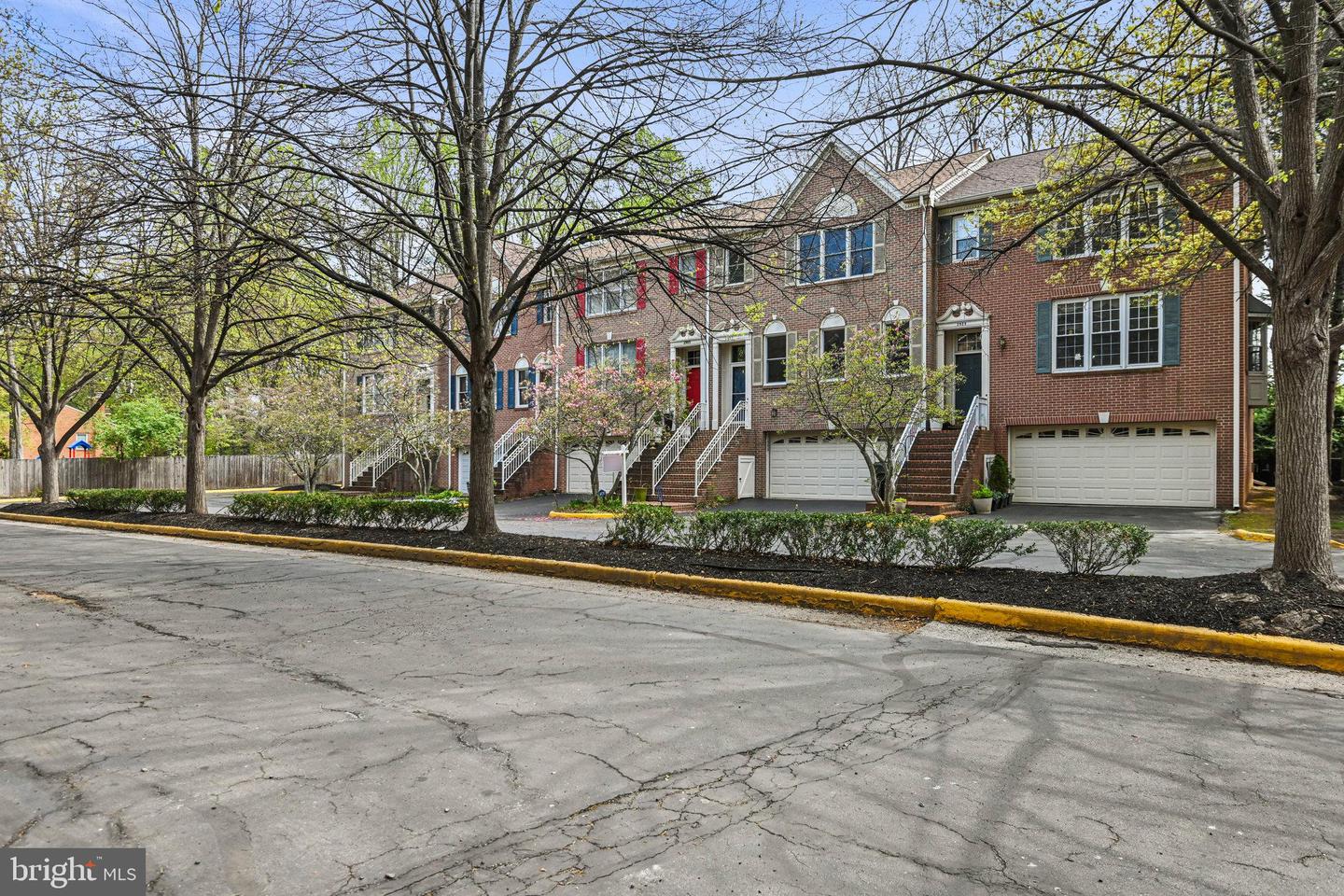 2907 OAKTON CREST PL, VIENNA, Virginia 22181, 3 Bedrooms Bedrooms, ,3 BathroomsBathrooms,Residential,For sale,2907 OAKTON CREST PL,VAFX2234332 MLS # VAFX2234332