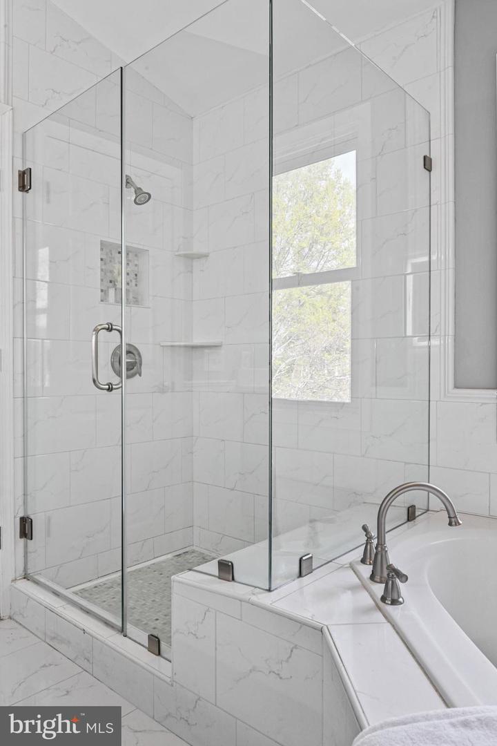 2907 OAKTON CREST PL, VIENNA, Virginia 22181, 3 Bedrooms Bedrooms, ,3 BathroomsBathrooms,Residential,For sale,2907 OAKTON CREST PL,VAFX2234332 MLS # VAFX2234332