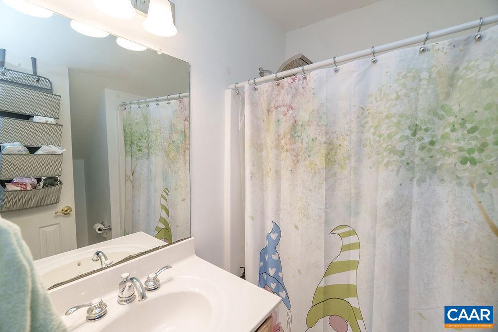 52 DORIS DR, RUCKERSVILLE, Virginia 22968, 4 Bedrooms Bedrooms, ,4 BathroomsBathrooms,Residential,For sale,52 DORIS DR,663250 MLS # 663250
