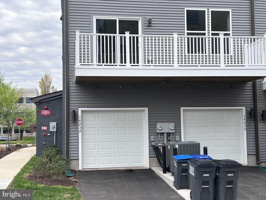 14232 NEWBROOK DR #17, CHANTILLY, Virginia 20151, 2 Bedrooms Bedrooms, ,2 BathroomsBathrooms,Residential,For sale,14232 NEWBROOK DR #17,VAFX2234564 MLS # VAFX2234564