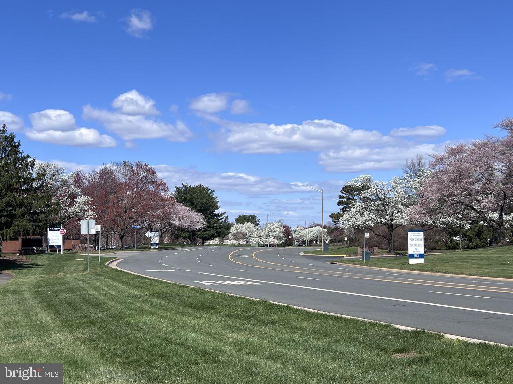 14232 NEWBROOK DR #17, CHANTILLY, Virginia 20151, 2 Bedrooms Bedrooms, ,2 BathroomsBathrooms,Residential,For sale,14232 NEWBROOK DR #17,VAFX2234564 MLS # VAFX2234564