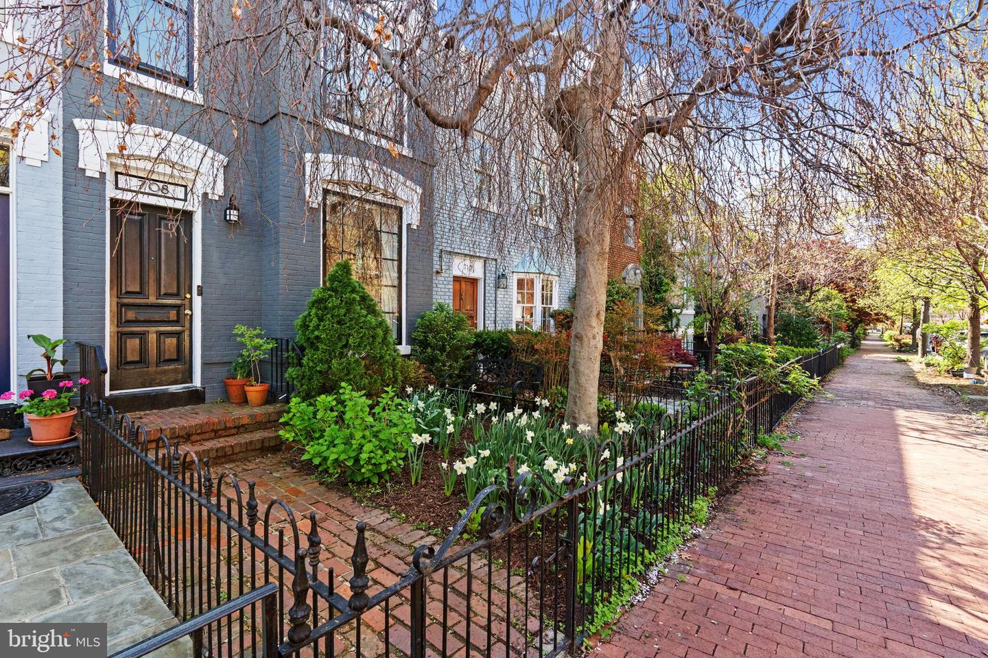 708 9TH ST SE, WASHINGTON, District Of Columbia 20003, 3 Bedrooms Bedrooms, ,2 BathroomsBathrooms,Residential,For sale,708 9TH ST SE,DCDC2185496 MLS # DCDC2185496
