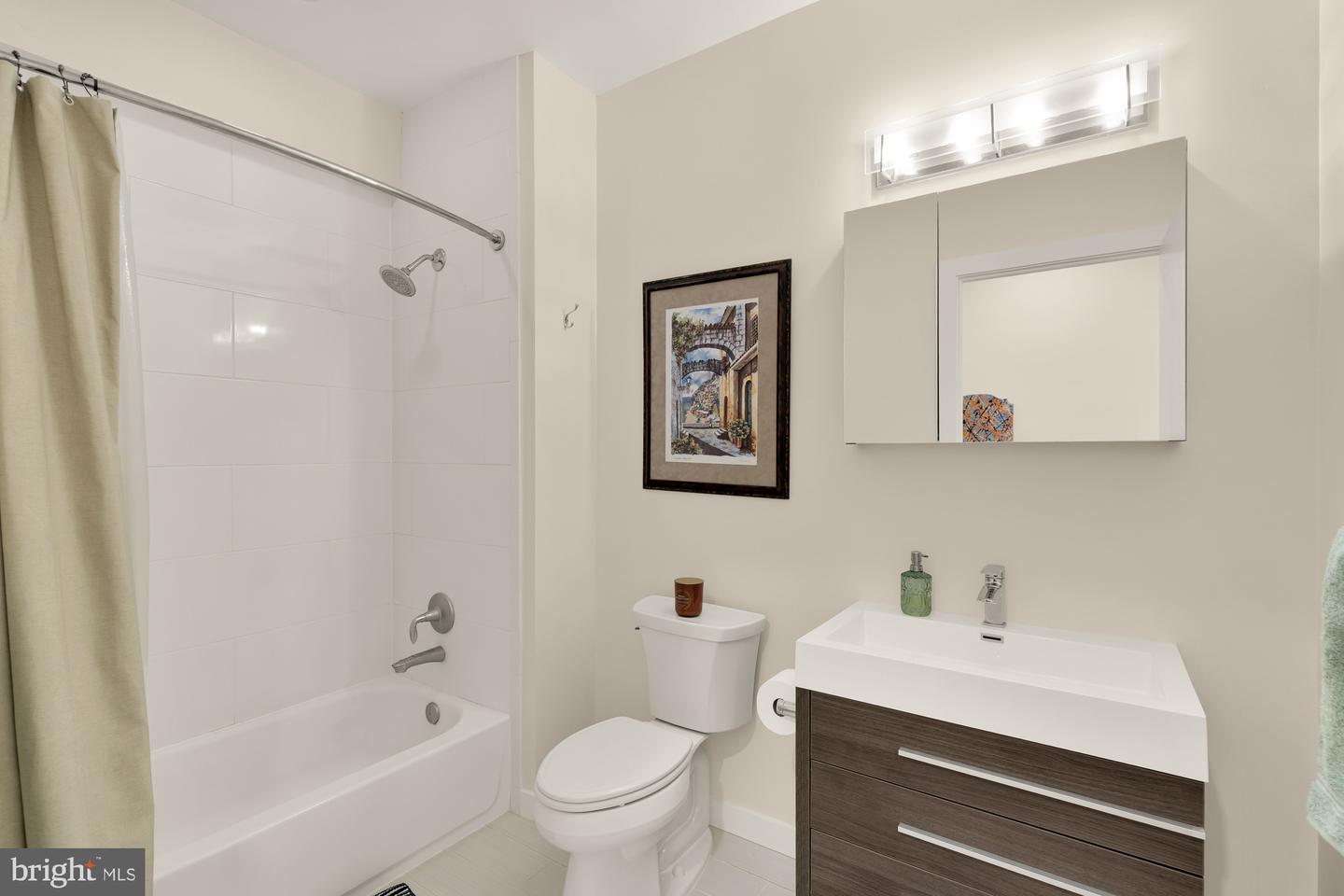 435 R ST NW #204, WASHINGTON, District Of Columbia 20001, 1 Bedroom Bedrooms, ,1 BathroomBathrooms,Residential,For sale,435 R ST NW #204,DCDC2186870 MLS # DCDC2186870
