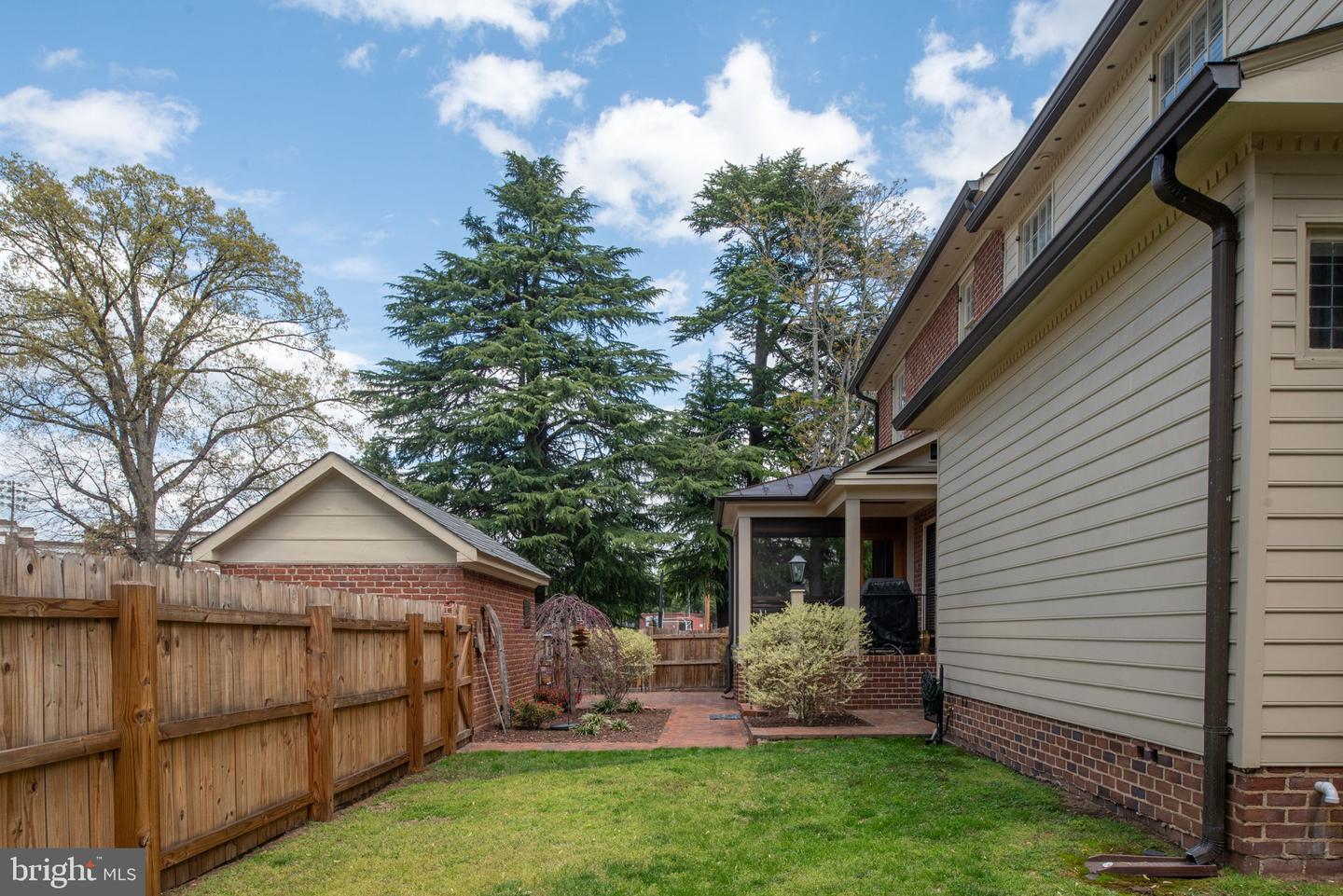 701 HANOVER ST, FREDERICKSBURG, Virginia 22401, 4 Bedrooms Bedrooms, 13 Rooms Rooms,3 BathroomsBathrooms,Residential,For sale,701 HANOVER ST,VAFB2007712 MLS # VAFB2007712