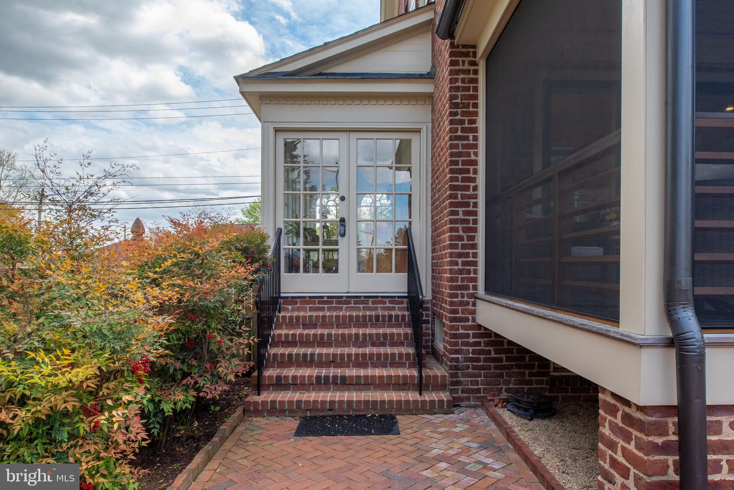 701 HANOVER ST, FREDERICKSBURG, Virginia 22401, 4 Bedrooms Bedrooms, 13 Rooms Rooms,3 BathroomsBathrooms,Residential,For sale,701 HANOVER ST,VAFB2007712 MLS # VAFB2007712