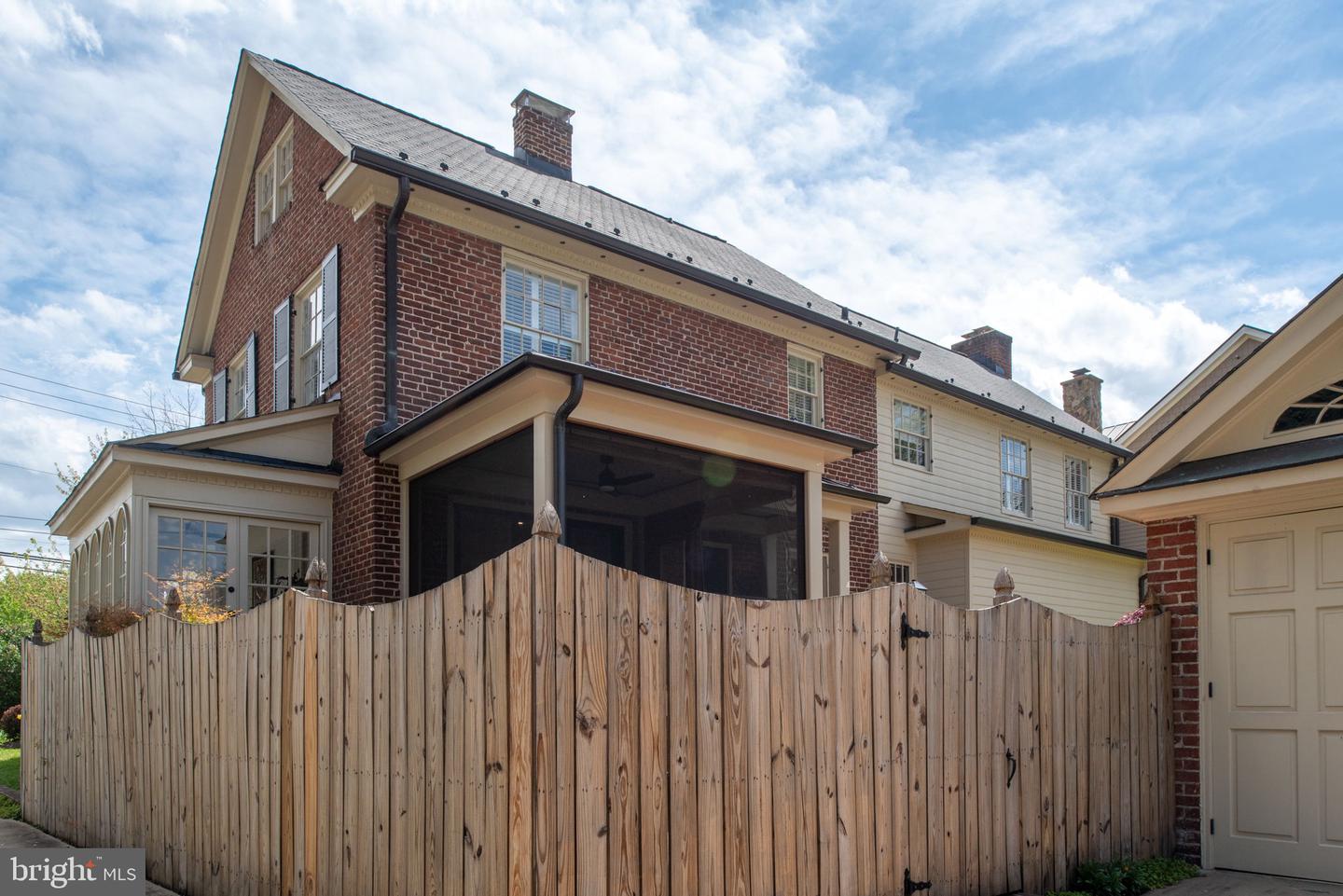 701 HANOVER ST, FREDERICKSBURG, Virginia 22401, 4 Bedrooms Bedrooms, 13 Rooms Rooms,3 BathroomsBathrooms,Residential,For sale,701 HANOVER ST,VAFB2007712 MLS # VAFB2007712