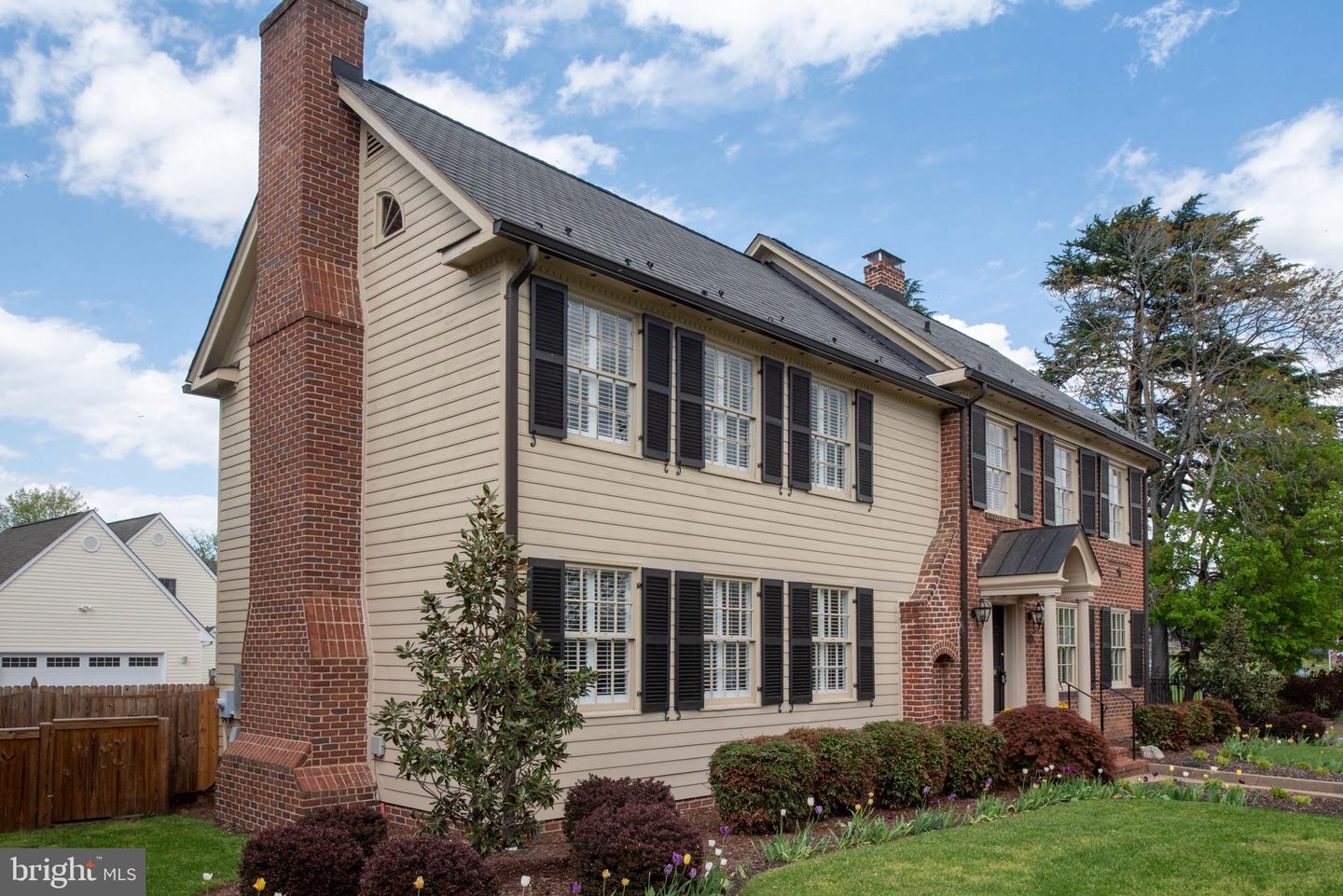 701 HANOVER ST, FREDERICKSBURG, Virginia 22401, 4 Bedrooms Bedrooms, 13 Rooms Rooms,3 BathroomsBathrooms,Residential,For sale,701 HANOVER ST,VAFB2007712 MLS # VAFB2007712