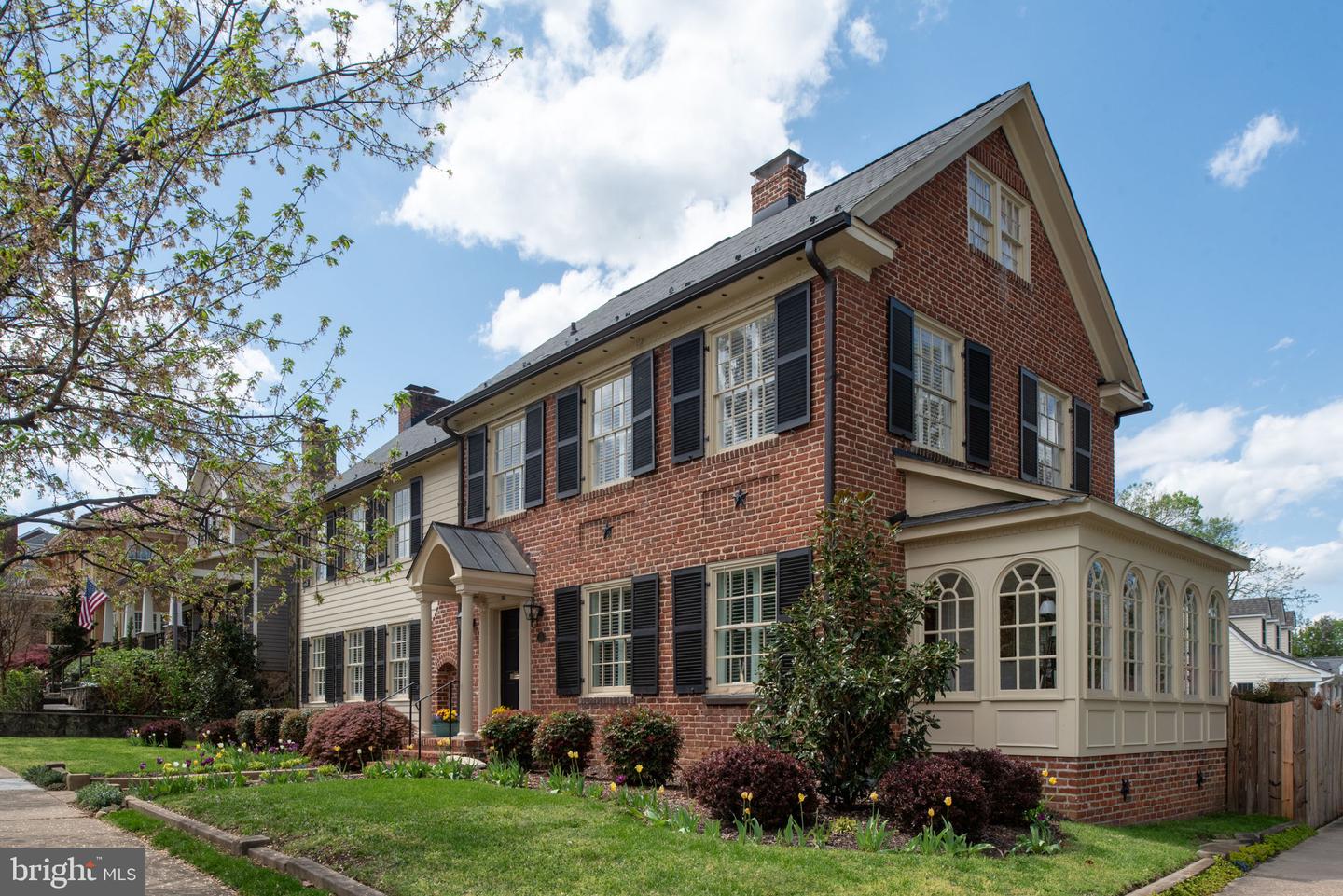 701 HANOVER ST, FREDERICKSBURG, Virginia 22401, 4 Bedrooms Bedrooms, 13 Rooms Rooms,3 BathroomsBathrooms,Residential,For sale,701 HANOVER ST,VAFB2007712 MLS # VAFB2007712