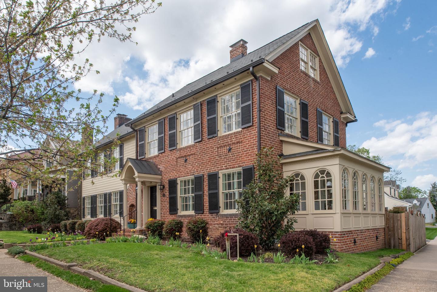 701 HANOVER ST, FREDERICKSBURG, Virginia 22401, 4 Bedrooms Bedrooms, 13 Rooms Rooms,3 BathroomsBathrooms,Residential,For sale,701 HANOVER ST,VAFB2007712 MLS # VAFB2007712