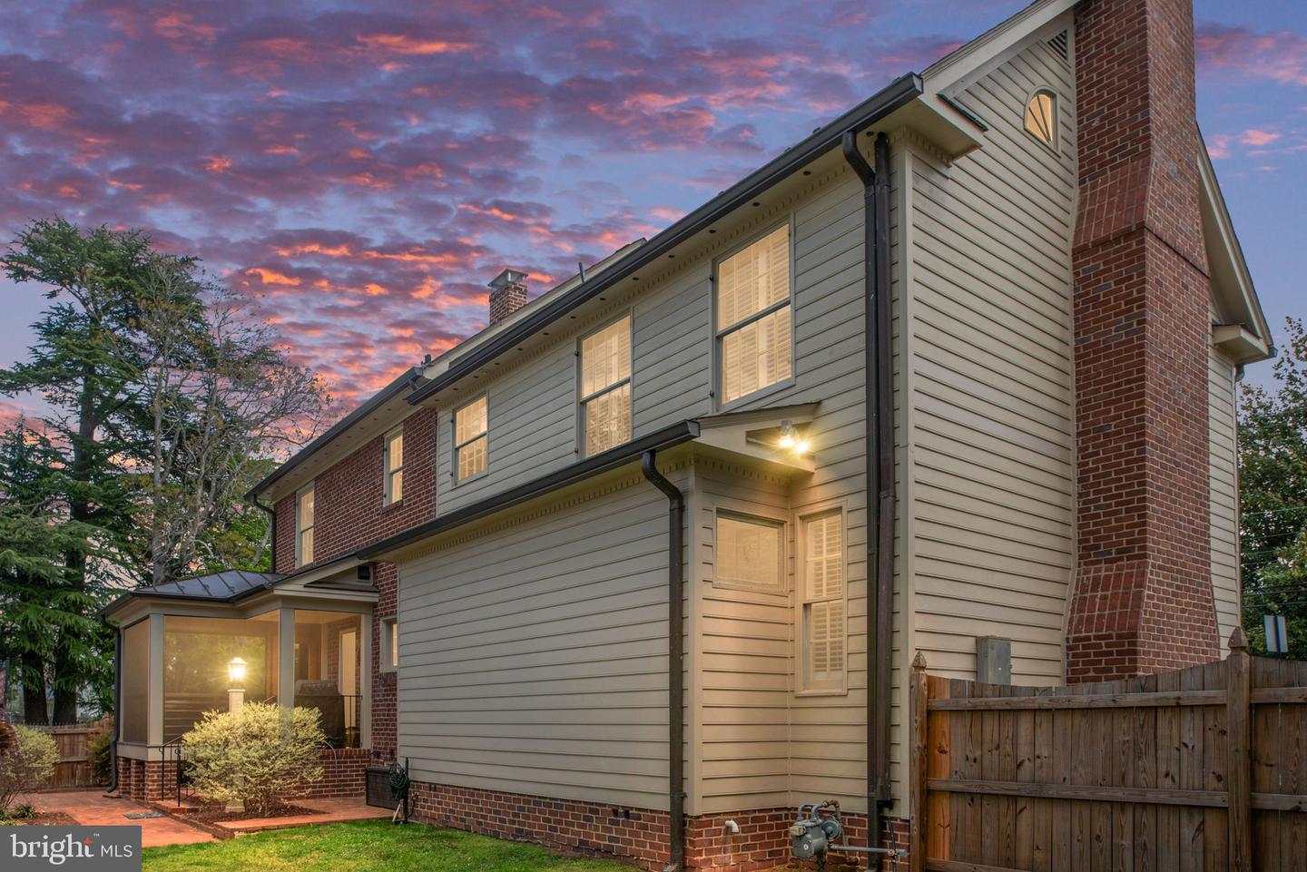 701 HANOVER ST, FREDERICKSBURG, Virginia 22401, 4 Bedrooms Bedrooms, 13 Rooms Rooms,3 BathroomsBathrooms,Residential,For sale,701 HANOVER ST,VAFB2007712 MLS # VAFB2007712