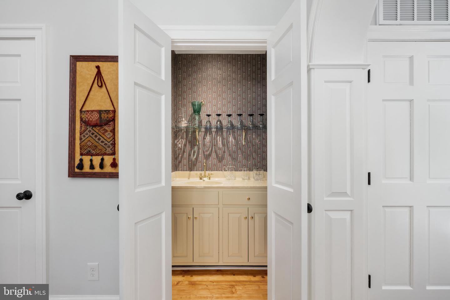 701 HANOVER ST, FREDERICKSBURG, Virginia 22401, 4 Bedrooms Bedrooms, 13 Rooms Rooms,3 BathroomsBathrooms,Residential,For sale,701 HANOVER ST,VAFB2007712 MLS # VAFB2007712
