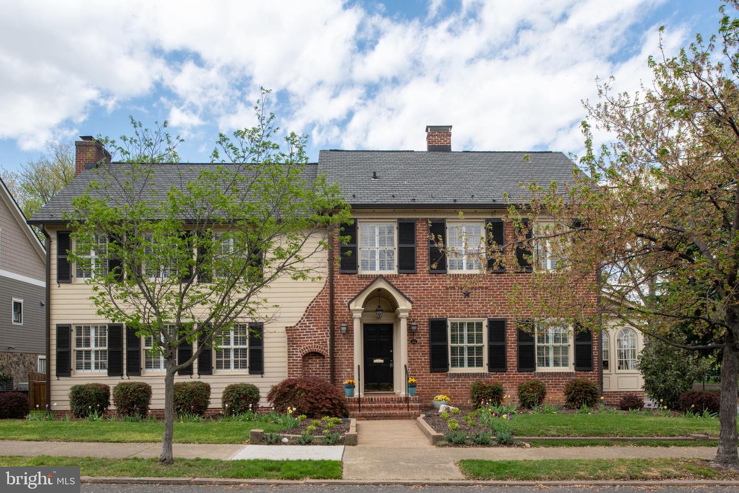 701 HANOVER ST, FREDERICKSBURG, Virginia 22401, 4 Bedrooms Bedrooms, 13 Rooms Rooms,3 BathroomsBathrooms,Residential,For sale,701 HANOVER ST,VAFB2007712 MLS # VAFB2007712