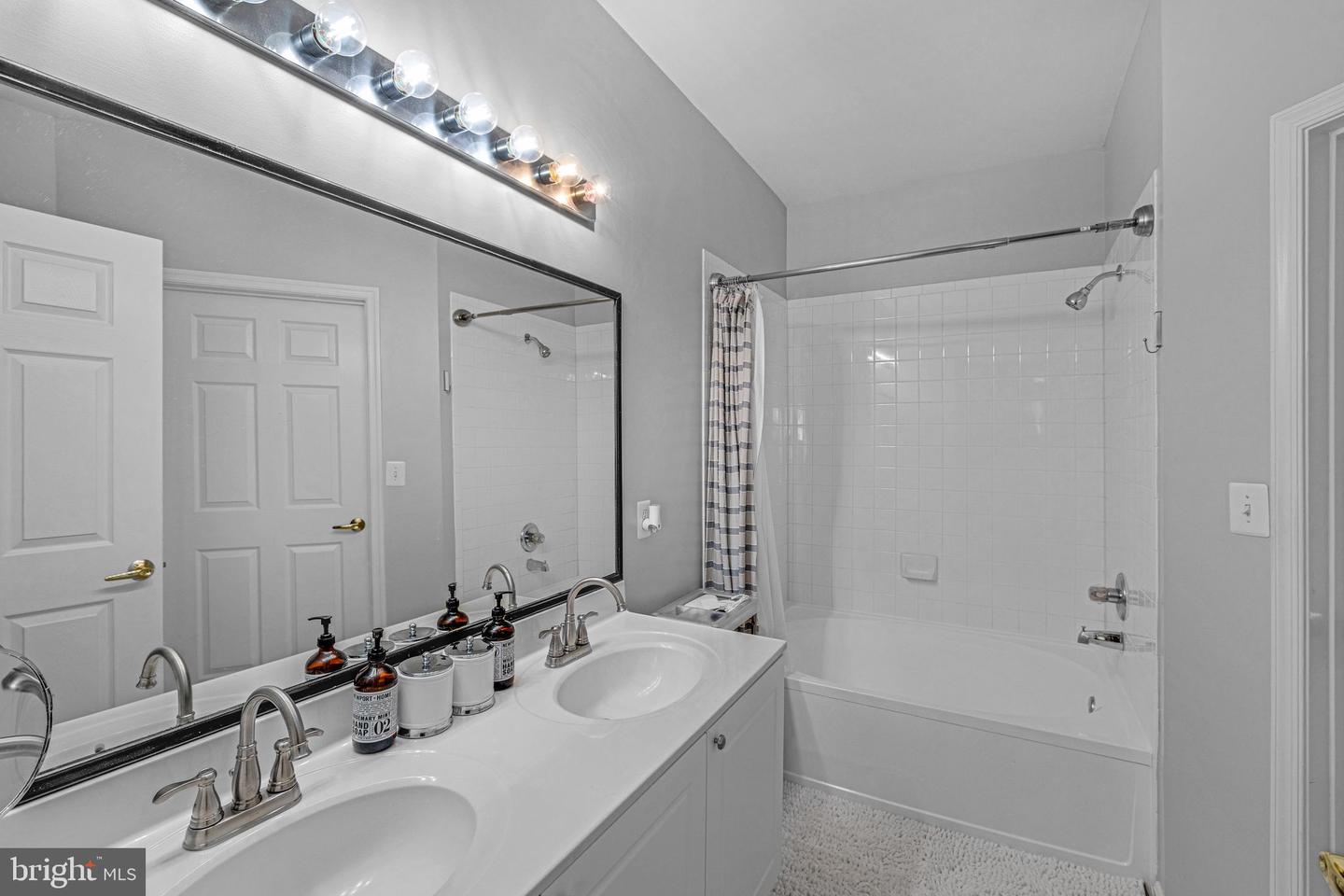 4560 STRUTFIELD LN #1203, ALEXANDRIA, Virginia 22311, 2 Bedrooms Bedrooms, ,2 BathroomsBathrooms,Residential,For sale,4560 STRUTFIELD LN #1203,VAAX2042324 MLS # VAAX2042324