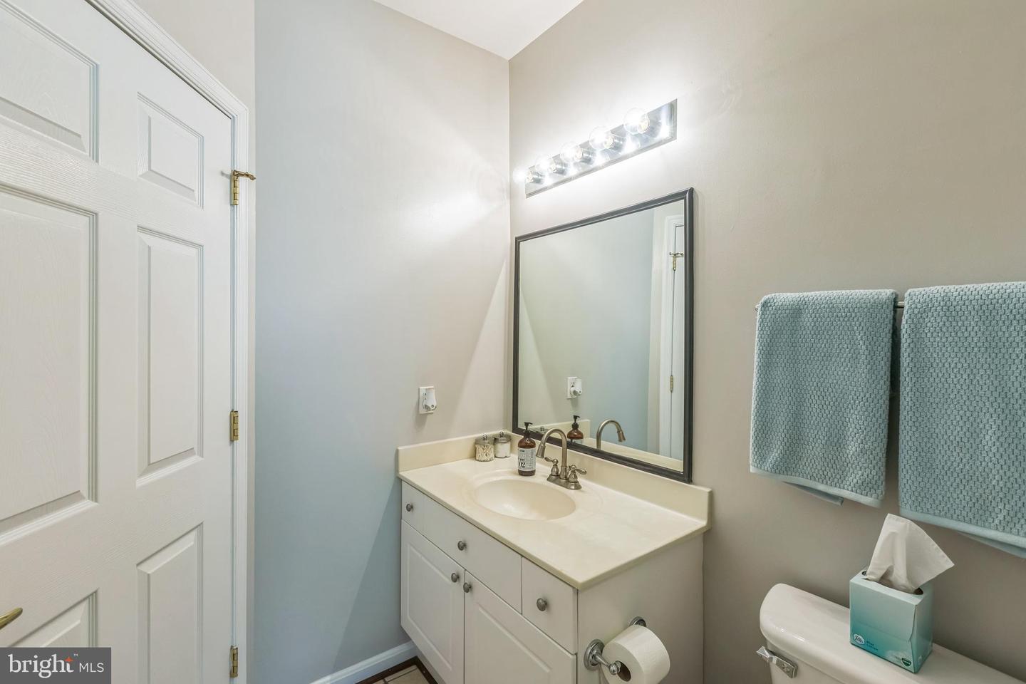 4560 STRUTFIELD LN #1203, ALEXANDRIA, Virginia 22311, 2 Bedrooms Bedrooms, ,2 BathroomsBathrooms,Residential,For sale,4560 STRUTFIELD LN #1203,VAAX2042324 MLS # VAAX2042324