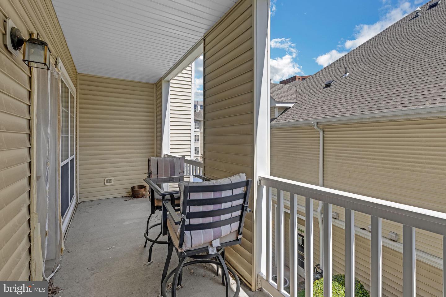 4560 STRUTFIELD LN #1203, ALEXANDRIA, Virginia 22311, 2 Bedrooms Bedrooms, ,2 BathroomsBathrooms,Residential,For sale,4560 STRUTFIELD LN #1203,VAAX2042324 MLS # VAAX2042324