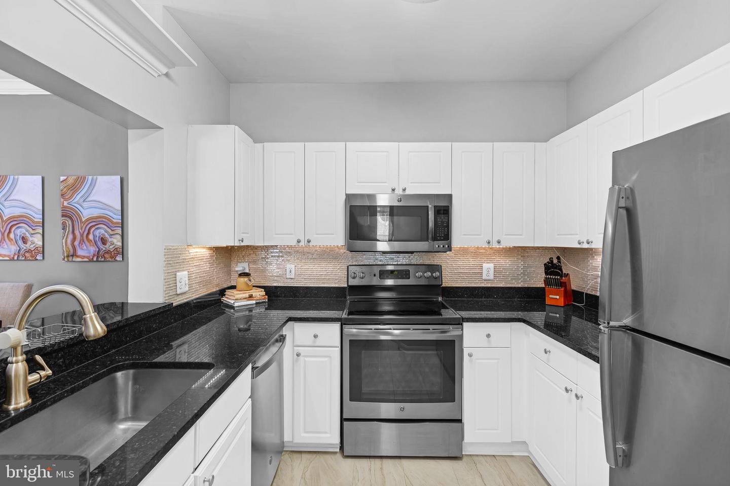 4560 STRUTFIELD LN #1203, ALEXANDRIA, Virginia 22311, 2 Bedrooms Bedrooms, ,2 BathroomsBathrooms,Residential,For sale,4560 STRUTFIELD LN #1203,VAAX2042324 MLS # VAAX2042324
