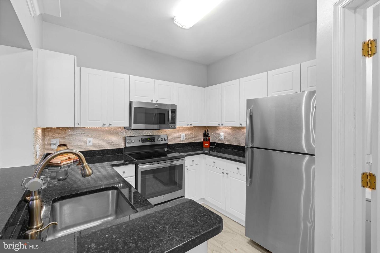 4560 STRUTFIELD LN #1203, ALEXANDRIA, Virginia 22311, 2 Bedrooms Bedrooms, ,2 BathroomsBathrooms,Residential,For sale,4560 STRUTFIELD LN #1203,VAAX2042324 MLS # VAAX2042324