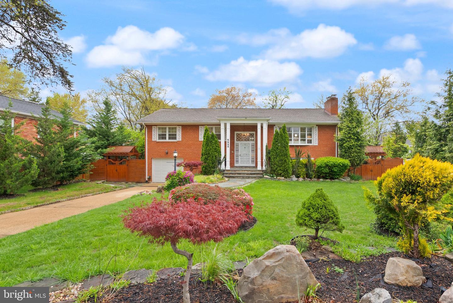 5924 KIMBLE CT, FALLS CHURCH, Virginia 22041, 5 Bedrooms Bedrooms, ,4 BathroomsBathrooms,Residential,For sale,5924 KIMBLE CT,VAFX2224992 MLS # VAFX2224992