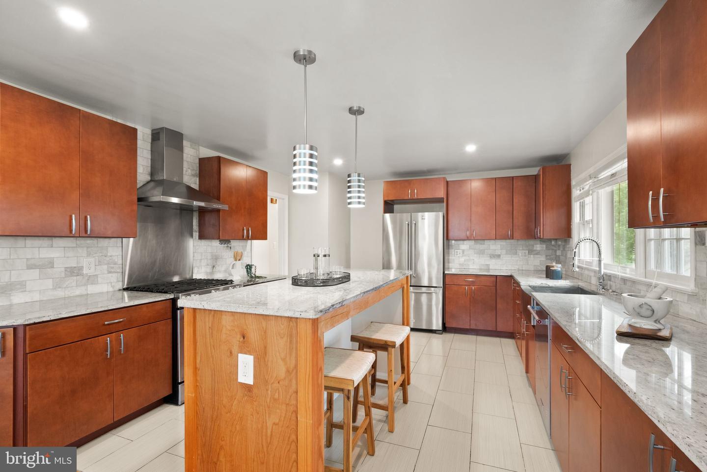 5924 KIMBLE CT, FALLS CHURCH, Virginia 22041, 5 Bedrooms Bedrooms, ,4 BathroomsBathrooms,Residential,For sale,5924 KIMBLE CT,VAFX2224992 MLS # VAFX2224992