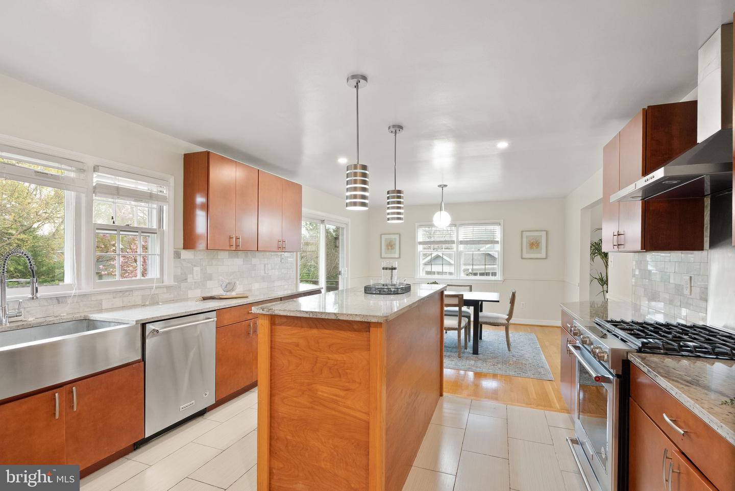 5924 KIMBLE CT, FALLS CHURCH, Virginia 22041, 5 Bedrooms Bedrooms, ,4 BathroomsBathrooms,Residential,For sale,5924 KIMBLE CT,VAFX2224992 MLS # VAFX2224992