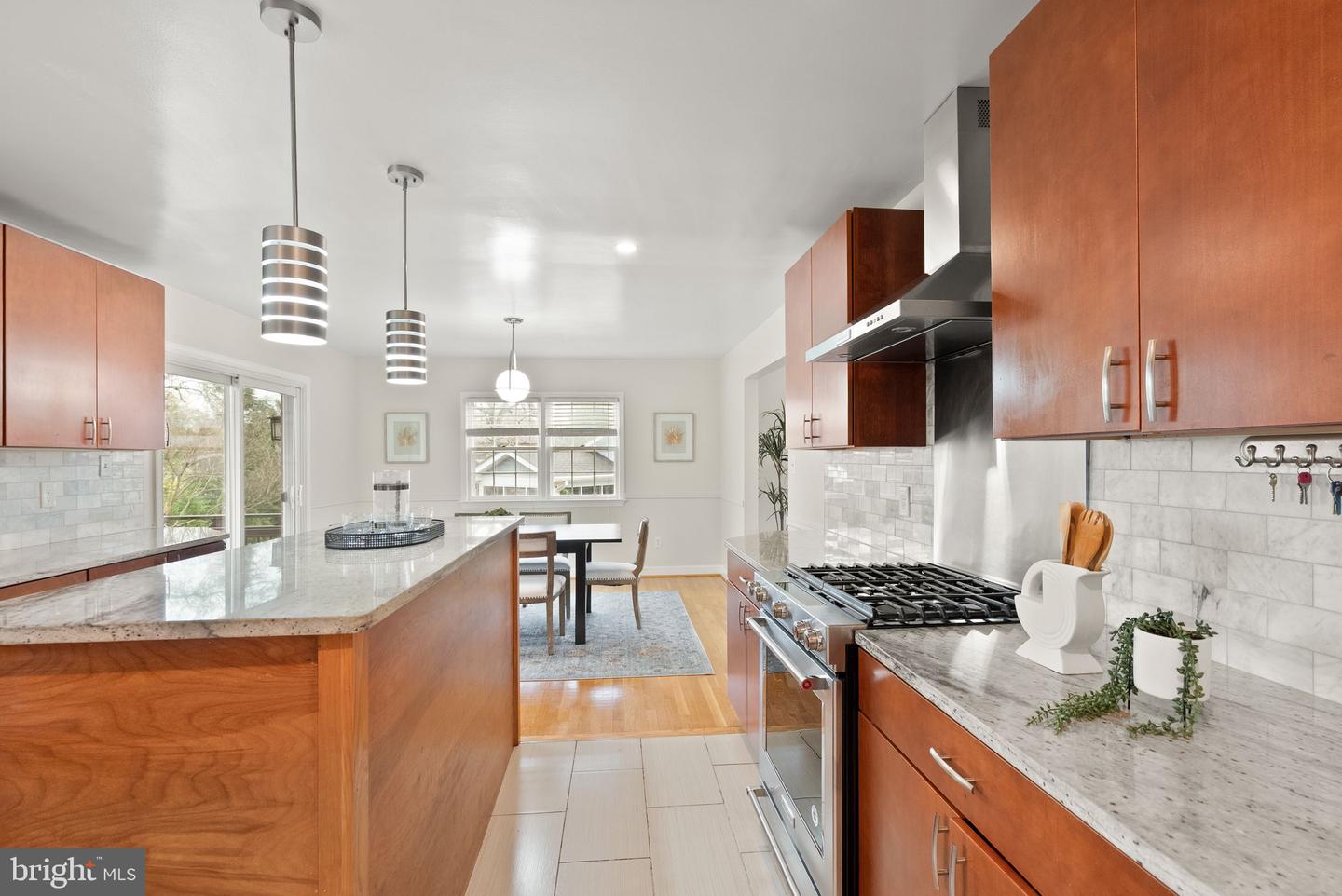 5924 KIMBLE CT, FALLS CHURCH, Virginia 22041, 5 Bedrooms Bedrooms, ,4 BathroomsBathrooms,Residential,For sale,5924 KIMBLE CT,VAFX2224992 MLS # VAFX2224992