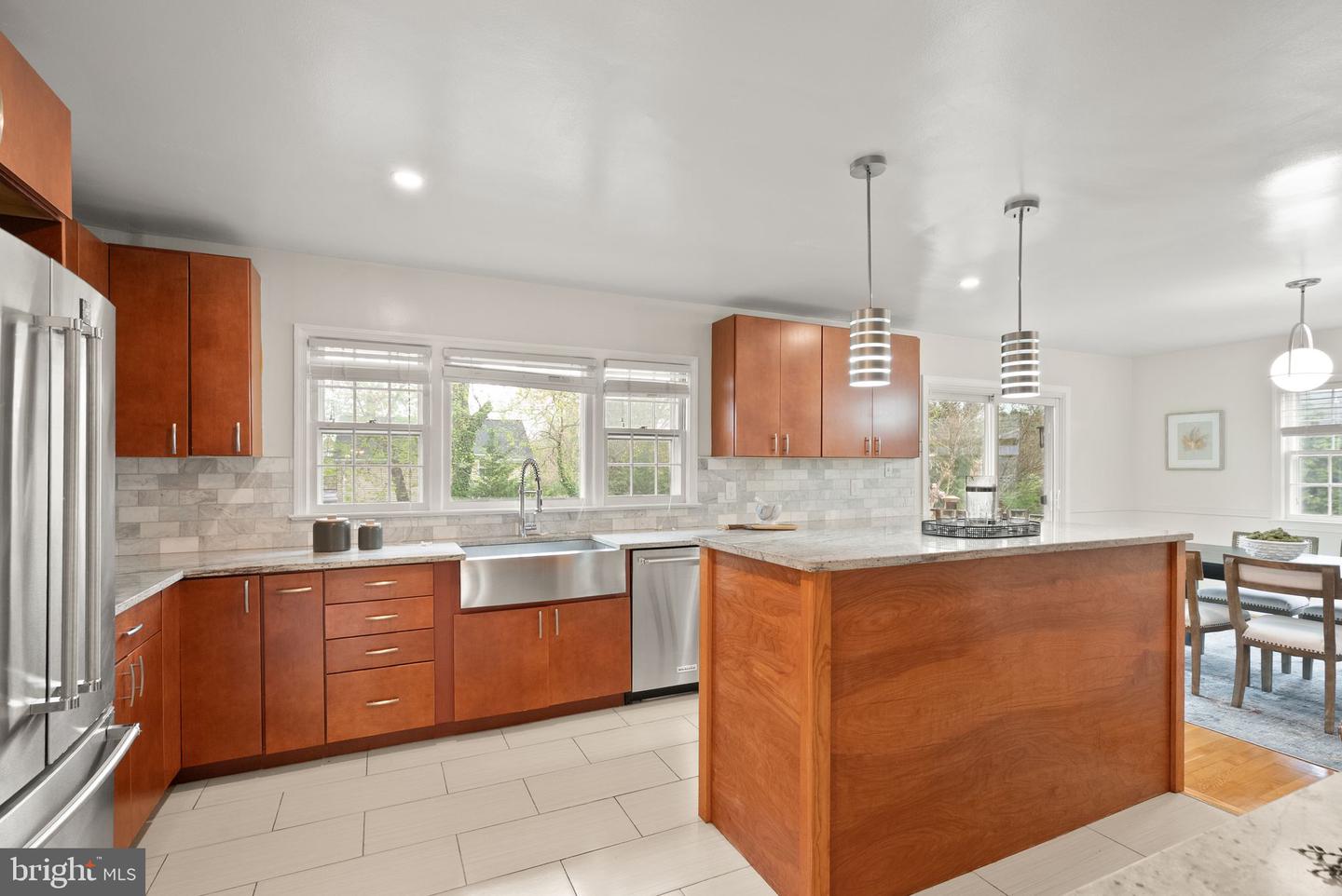 5924 KIMBLE CT, FALLS CHURCH, Virginia 22041, 5 Bedrooms Bedrooms, ,4 BathroomsBathrooms,Residential,For sale,5924 KIMBLE CT,VAFX2224992 MLS # VAFX2224992