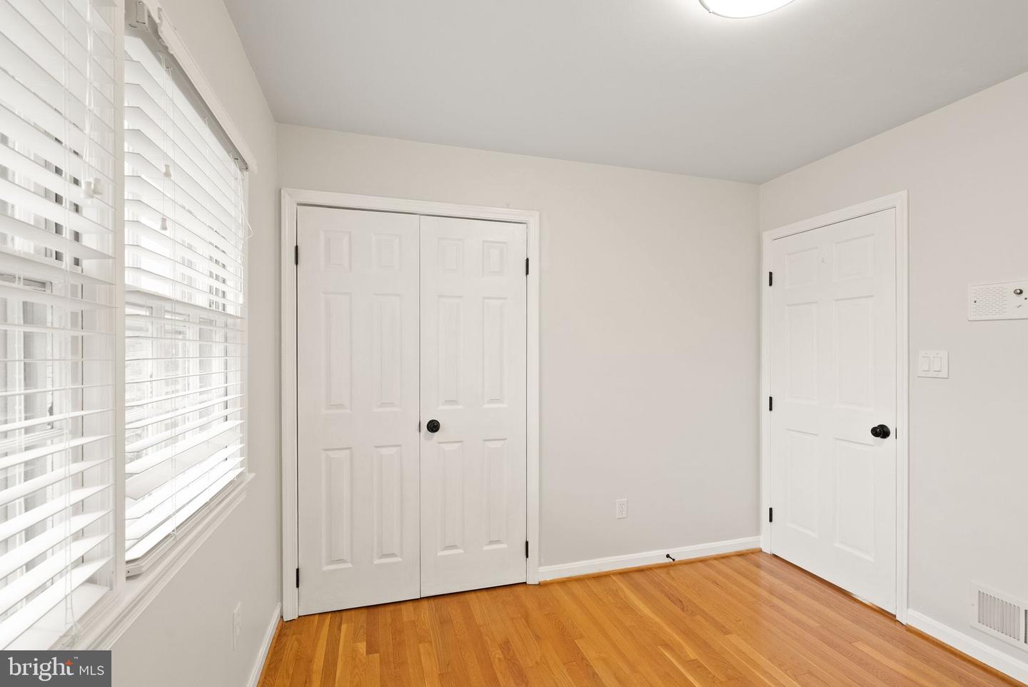 5924 KIMBLE CT, FALLS CHURCH, Virginia 22041, 5 Bedrooms Bedrooms, ,4 BathroomsBathrooms,Residential,For sale,5924 KIMBLE CT,VAFX2224992 MLS # VAFX2224992