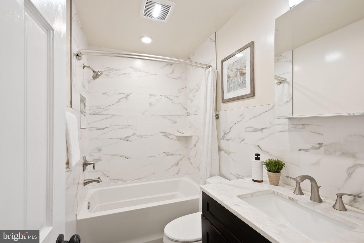 5924 KIMBLE CT, FALLS CHURCH, Virginia 22041, 5 Bedrooms Bedrooms, ,4 BathroomsBathrooms,Residential,For sale,5924 KIMBLE CT,VAFX2224992 MLS # VAFX2224992
