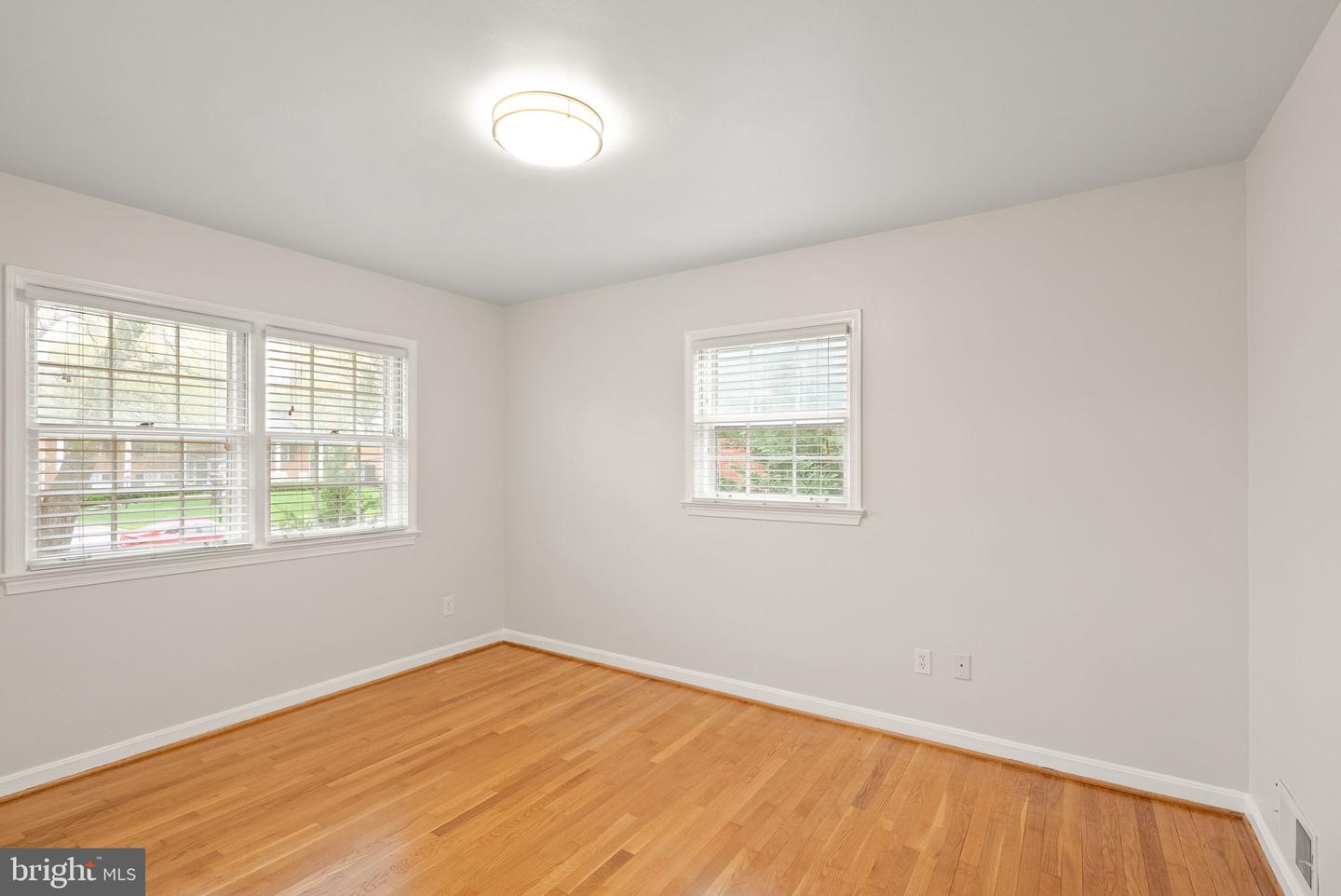 5924 KIMBLE CT, FALLS CHURCH, Virginia 22041, 5 Bedrooms Bedrooms, ,4 BathroomsBathrooms,Residential,For sale,5924 KIMBLE CT,VAFX2224992 MLS # VAFX2224992