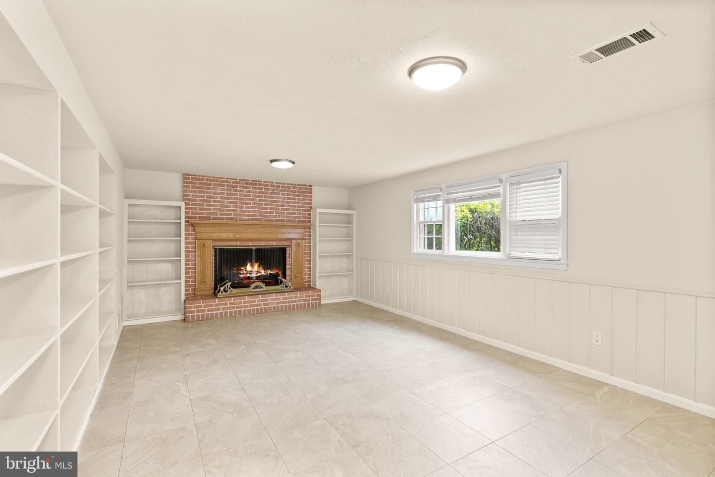5924 KIMBLE CT, FALLS CHURCH, Virginia 22041, 5 Bedrooms Bedrooms, ,4 BathroomsBathrooms,Residential,For sale,5924 KIMBLE CT,VAFX2224992 MLS # VAFX2224992