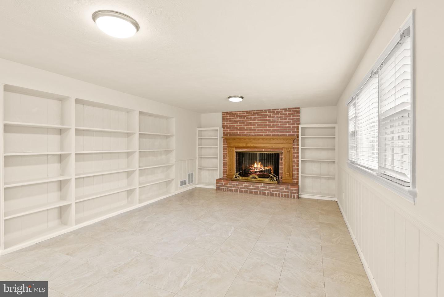 5924 KIMBLE CT, FALLS CHURCH, Virginia 22041, 5 Bedrooms Bedrooms, ,4 BathroomsBathrooms,Residential,For sale,5924 KIMBLE CT,VAFX2224992 MLS # VAFX2224992