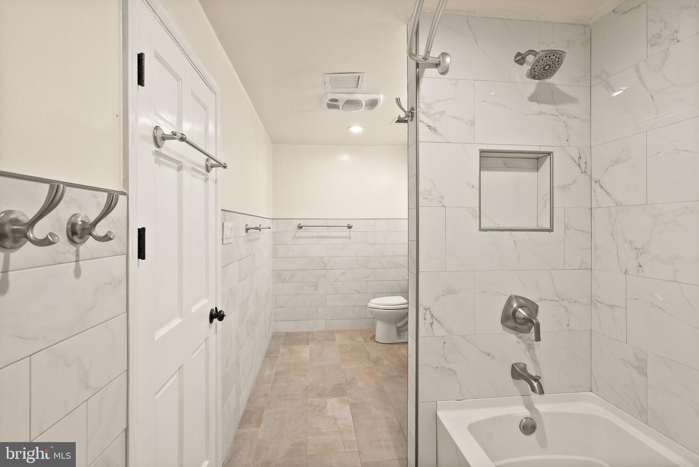 5924 KIMBLE CT, FALLS CHURCH, Virginia 22041, 5 Bedrooms Bedrooms, ,4 BathroomsBathrooms,Residential,For sale,5924 KIMBLE CT,VAFX2224992 MLS # VAFX2224992