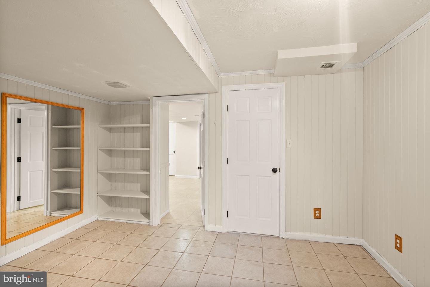 5924 KIMBLE CT, FALLS CHURCH, Virginia 22041, 5 Bedrooms Bedrooms, ,4 BathroomsBathrooms,Residential,For sale,5924 KIMBLE CT,VAFX2224992 MLS # VAFX2224992
