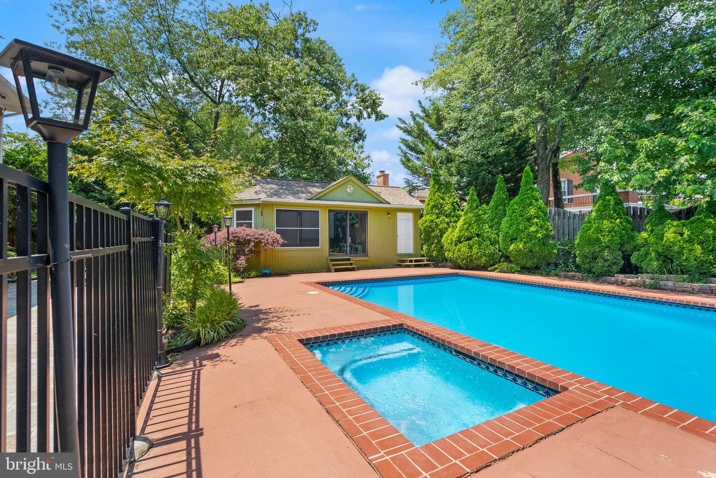 5924 KIMBLE CT, FALLS CHURCH, Virginia 22041, 5 Bedrooms Bedrooms, ,4 BathroomsBathrooms,Residential,For sale,5924 KIMBLE CT,VAFX2224992 MLS # VAFX2224992