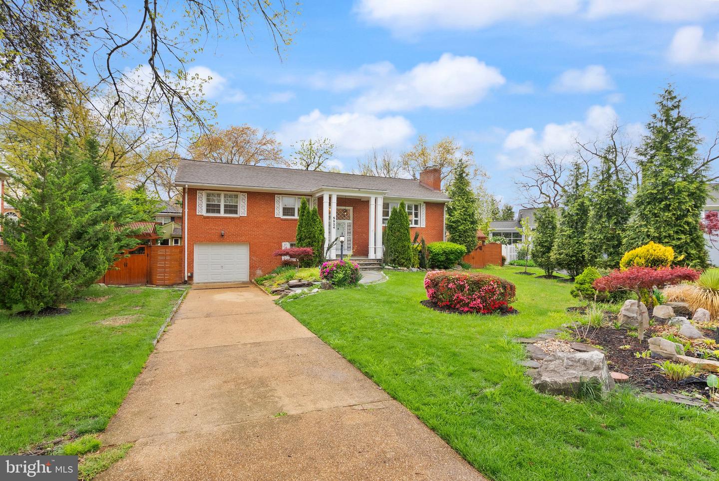 5924 KIMBLE CT, FALLS CHURCH, Virginia 22041, 5 Bedrooms Bedrooms, ,4 BathroomsBathrooms,Residential,For sale,5924 KIMBLE CT,VAFX2224992 MLS # VAFX2224992