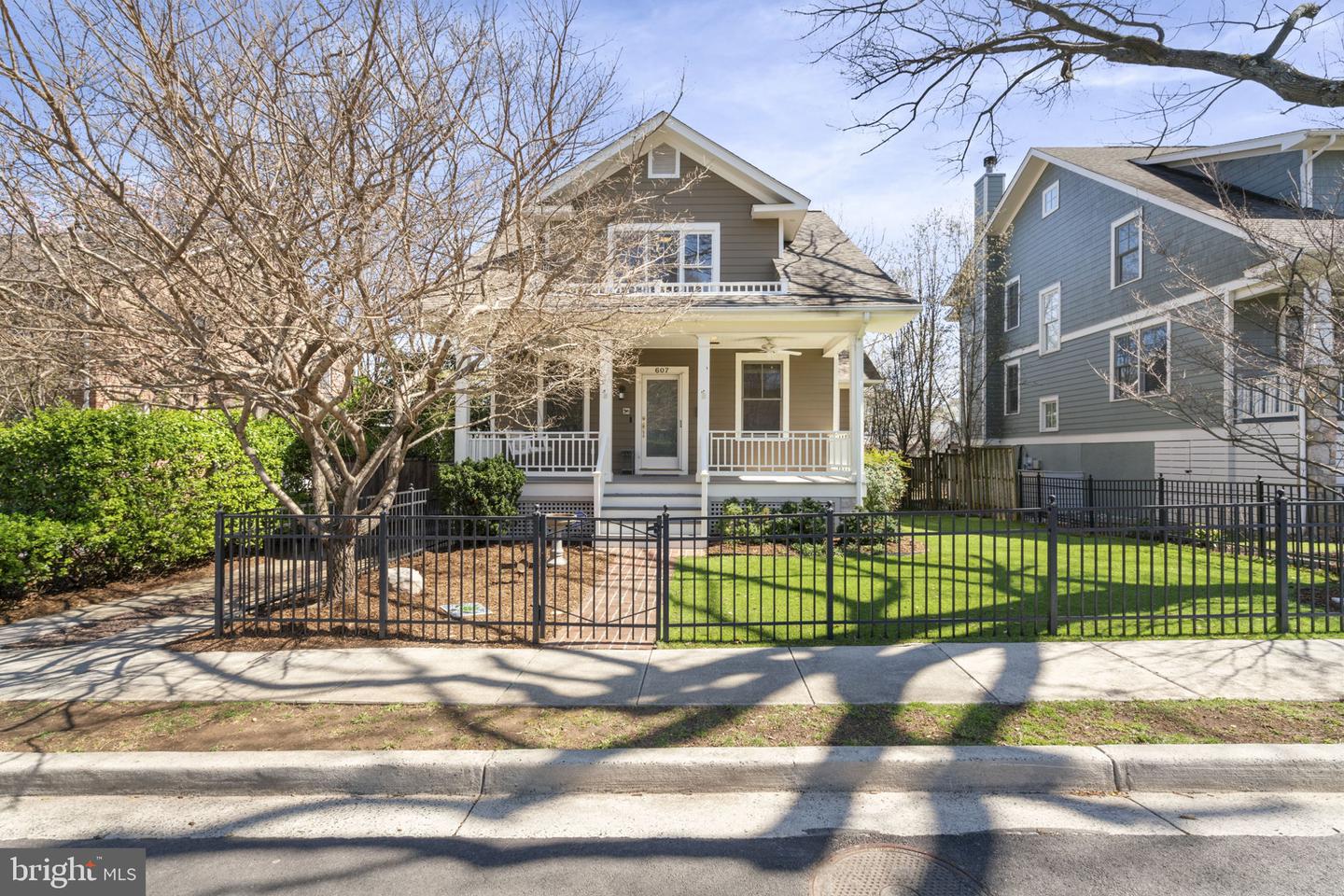 607 N HUDSON ST, ARLINGTON, Virginia 22201, 4 Bedrooms Bedrooms, ,2 BathroomsBathrooms,Residential,For sale,607 N HUDSON ST,VAAR2054292 MLS # VAAR2054292