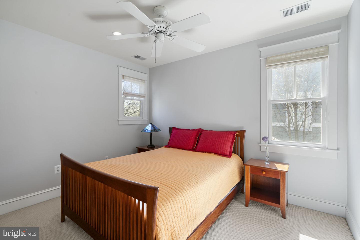 607 N HUDSON ST, ARLINGTON, Virginia 22201, 4 Bedrooms Bedrooms, ,2 BathroomsBathrooms,Residential,For sale,607 N HUDSON ST,VAAR2054292 MLS # VAAR2054292