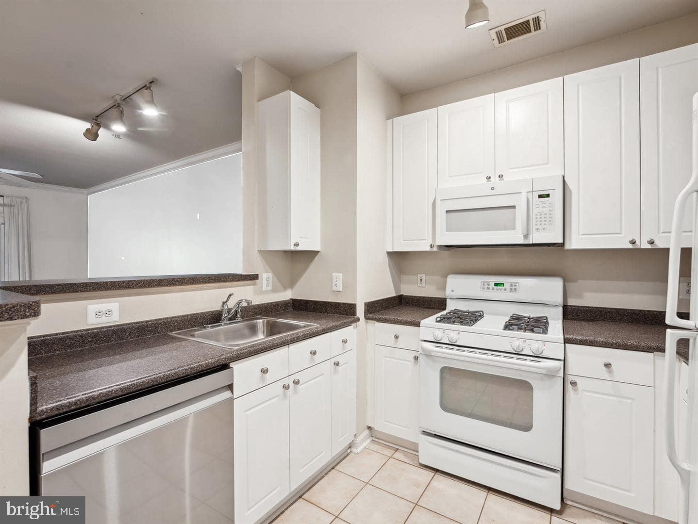 2765 CENTERBORO DR #161, VIENNA, Virginia 22181, 1 Bedroom Bedrooms, ,1 BathroomBathrooms,Residential,For sale,2765 CENTERBORO DR #161,VAFX2226802 MLS # VAFX2226802