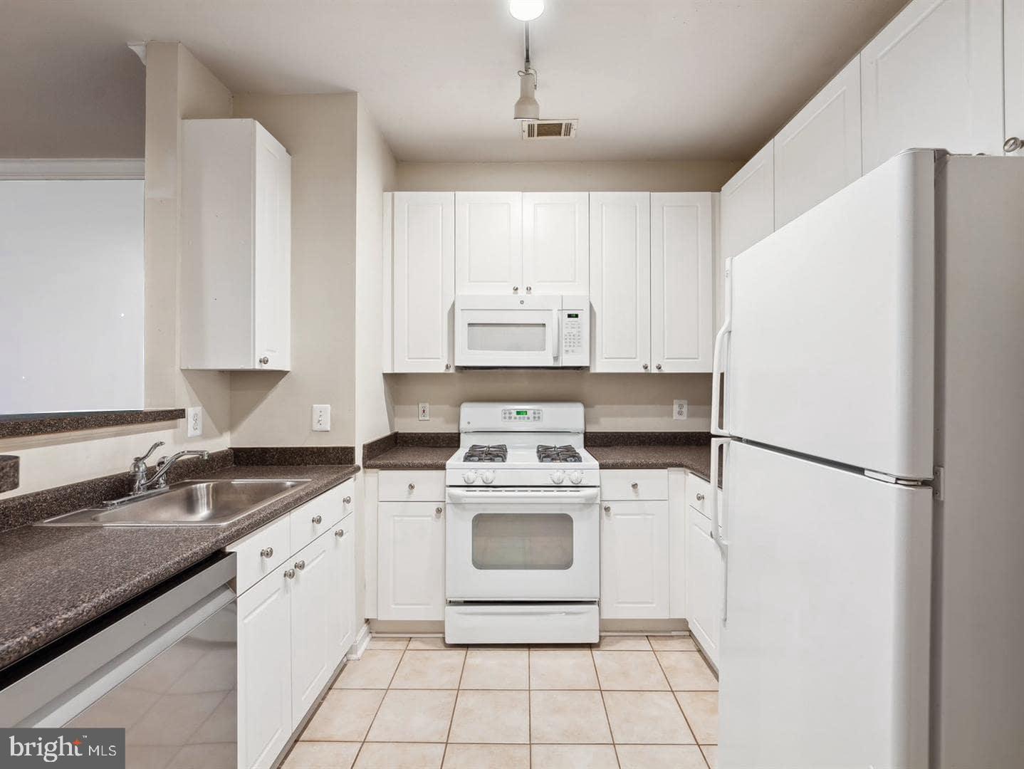 2765 CENTERBORO DR #161, VIENNA, Virginia 22181, 1 Bedroom Bedrooms, ,1 BathroomBathrooms,Residential,For sale,2765 CENTERBORO DR #161,VAFX2226802 MLS # VAFX2226802