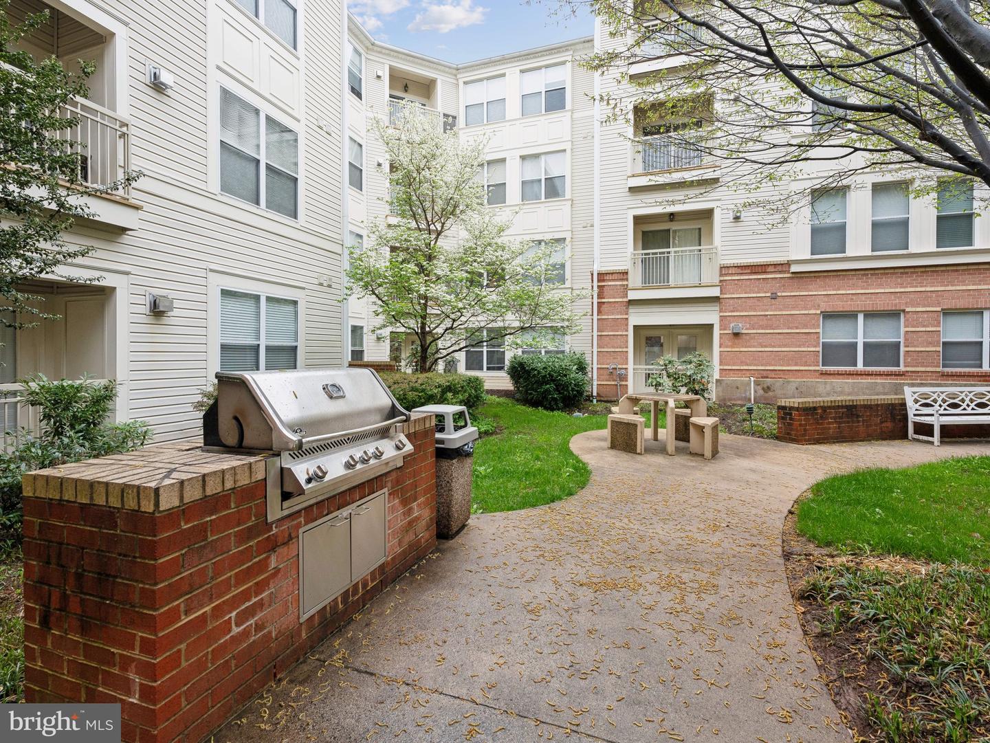 2765 CENTERBORO DR #161, VIENNA, Virginia 22181, 1 Bedroom Bedrooms, ,1 BathroomBathrooms,Residential,For sale,2765 CENTERBORO DR #161,VAFX2226802 MLS # VAFX2226802