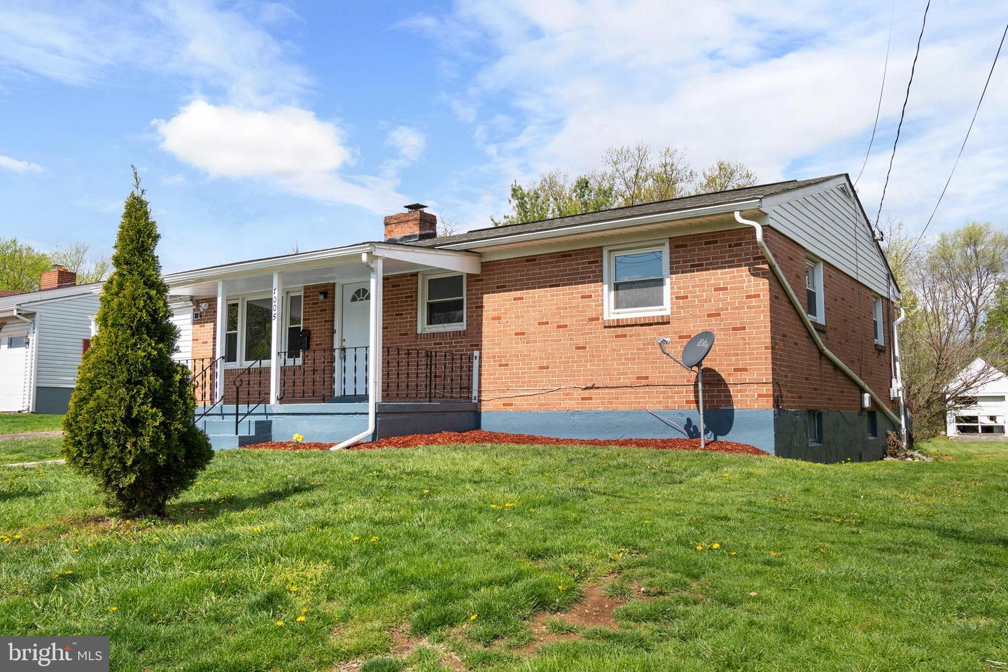 1005 PENNSYLVANIA AVE, WINCHESTER, Virginia 22601, 3 Bedrooms Bedrooms, ,2 BathroomsBathrooms,Residential,For sale,1005 PENNSYLVANIA AVE,VAWI2007338 MLS # VAWI2007338