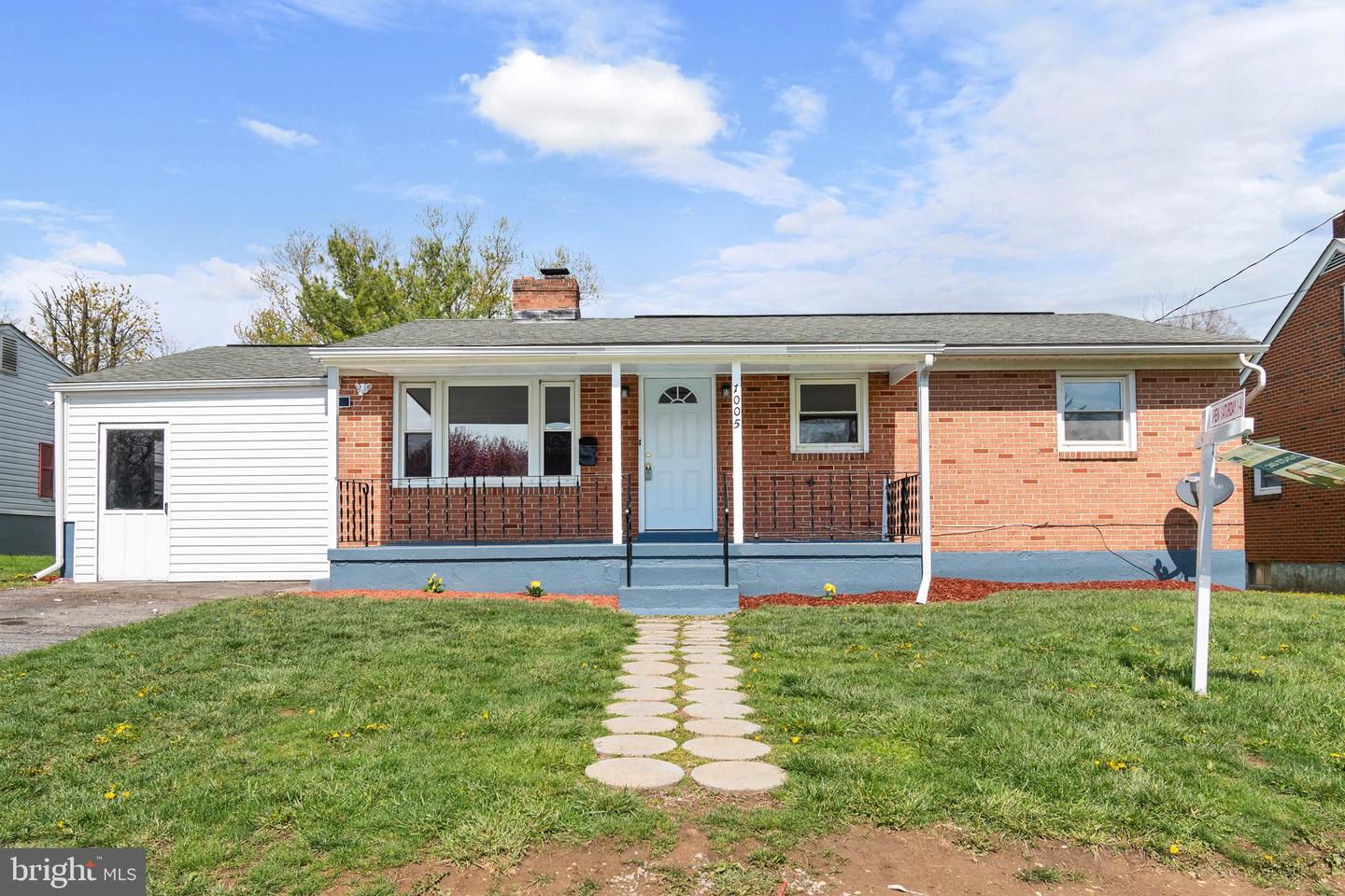 1005 PENNSYLVANIA AVE, WINCHESTER, Virginia 22601, 3 Bedrooms Bedrooms, ,2 BathroomsBathrooms,Residential,For sale,1005 PENNSYLVANIA AVE,VAWI2007338 MLS # VAWI2007338