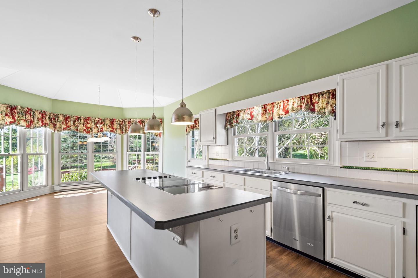 17001 LAKEWOOD CT, PURCELLVILLE, Virginia 20132, 4 Bedrooms Bedrooms, ,3 BathroomsBathrooms,Residential,For sale,17001 LAKEWOOD CT,VALO2092034 MLS # VALO2092034